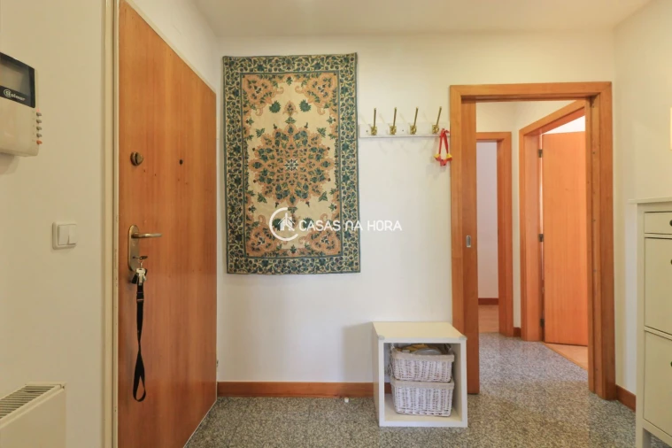 Apartamento T2 para Venda em Castêlo da Maia Foto 3