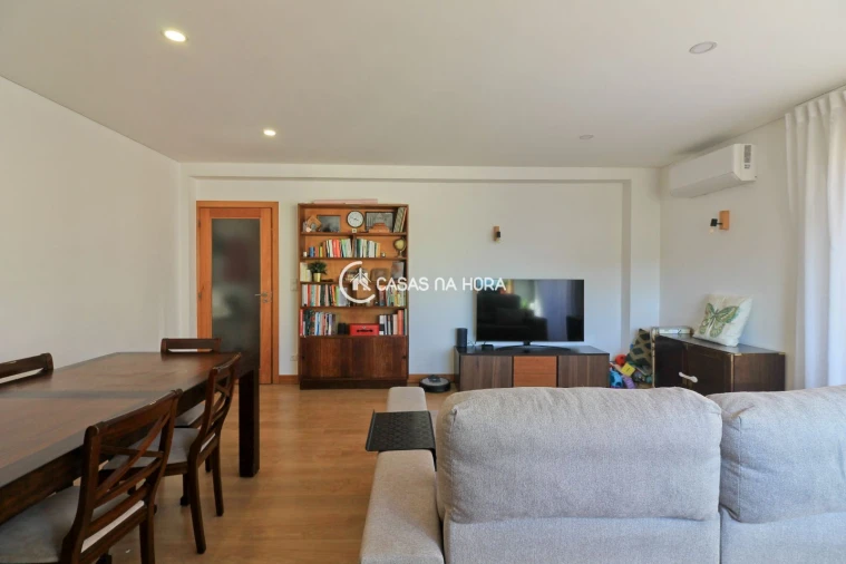 Apartamento T2 para Venda em Castêlo da Maia Foto 5