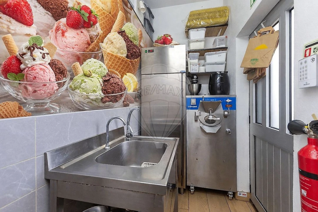 Loja para Trespasse em Fânzeres e São Pedro da Cova Foto 6