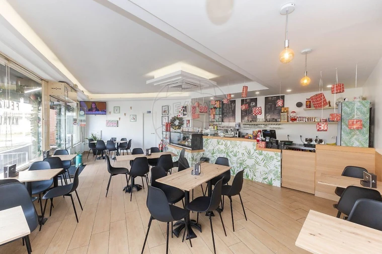 Loja para Trespasse em Fânzeres e São Pedro da Cova Foto 3