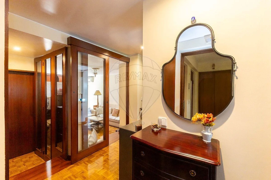 Apartamento T3 para Venda em Aldoar, Foz do Douro e Nevogilde Foto 2