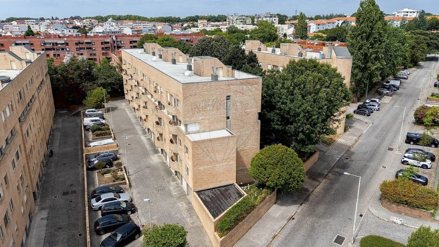 Apartamento T3 para Venda em Aldoar, Foz do Douro e Nevogilde Foto 1