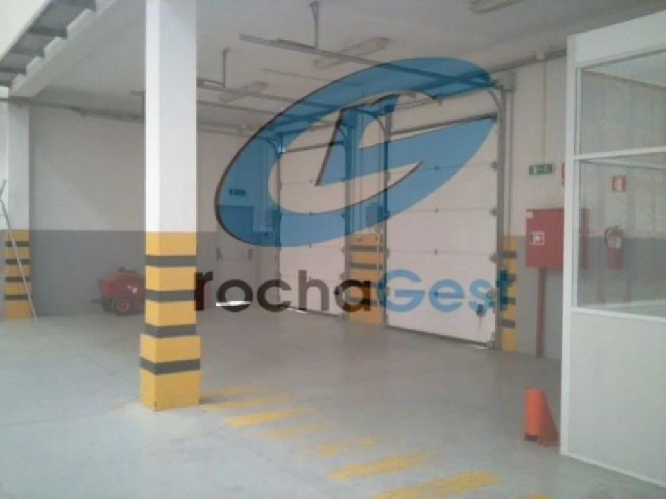 Armazém para Arrendamento em Canelas Foto 5