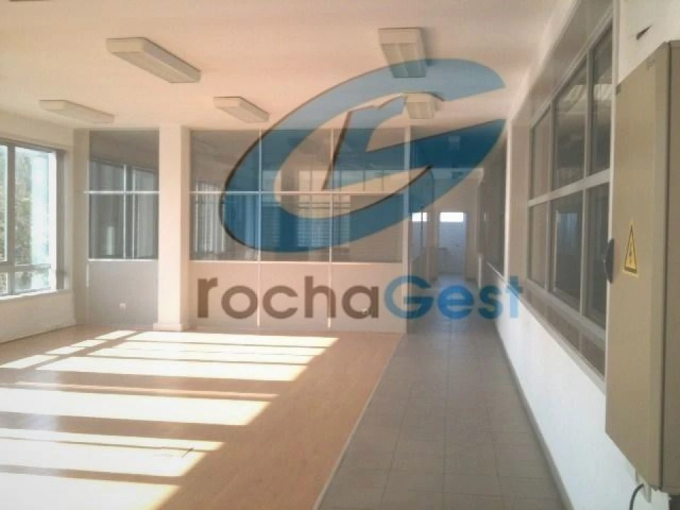 Armazém para Arrendamento em Canelas Foto 9