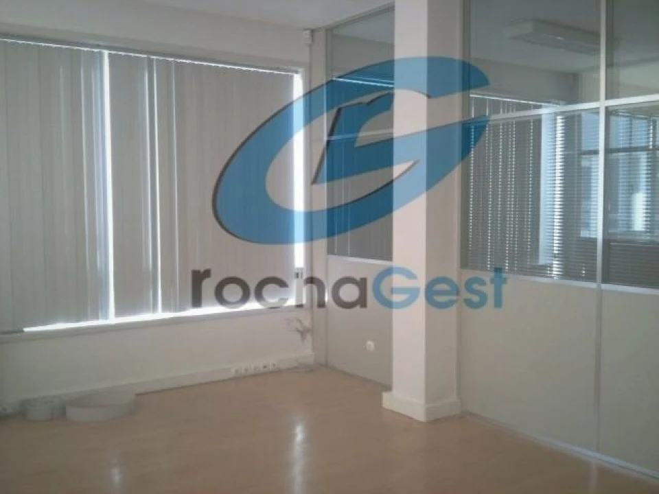 Armazém para Arrendamento em Canelas Foto 10