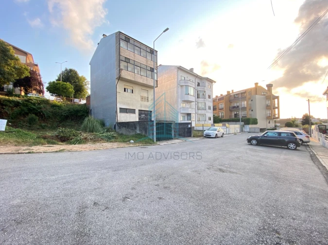 Terreno para Venda em Mafamude e Vilar do Paraíso Foto 1