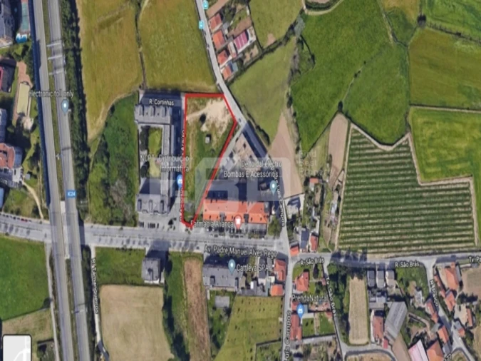 Terreno para Venda em Cidade da Maia Foto 1