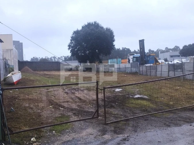Terreno para Arrendamento em Moreira Foto 1