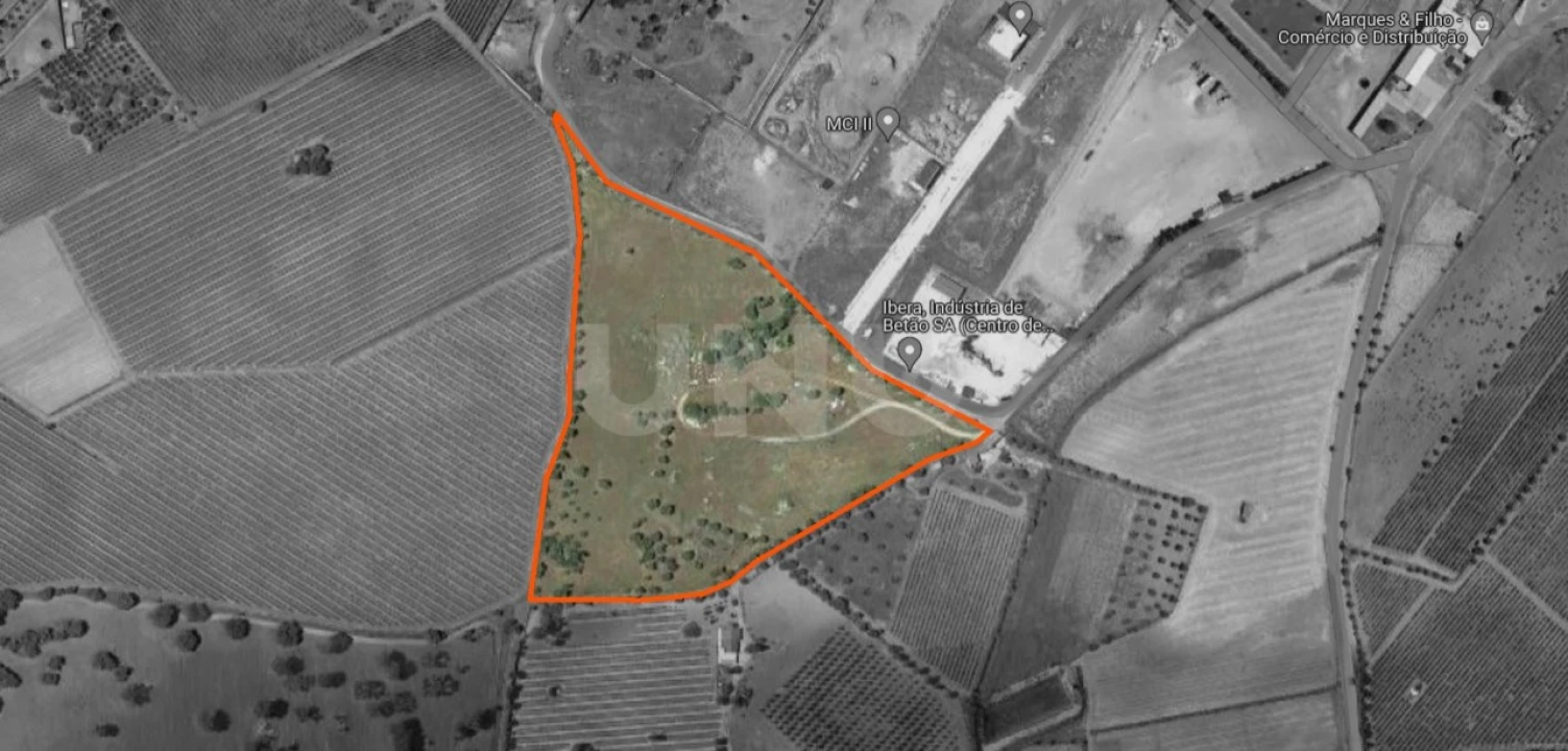 Terreno para Venda em Reguengos de Monsaraz Foto 1