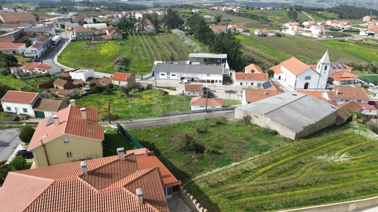 Terreno para Venda em Usseira Foto 7