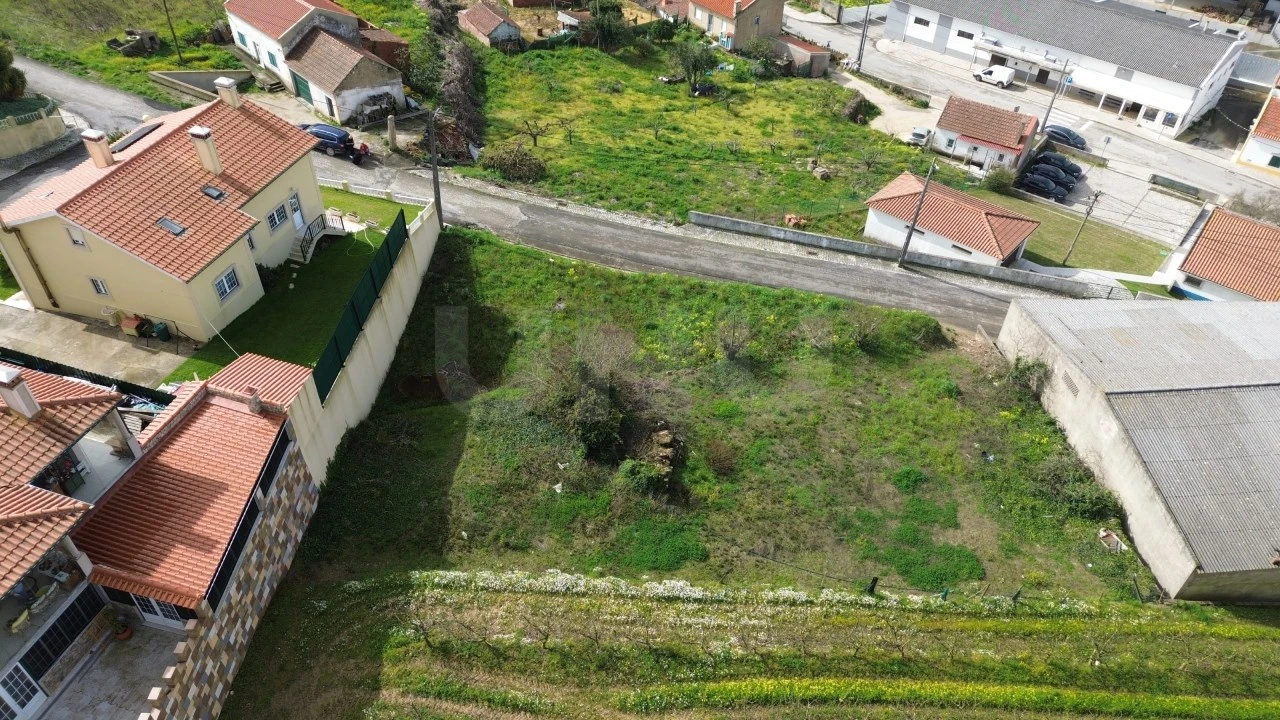 Terreno para Venda em Usseira Foto 8