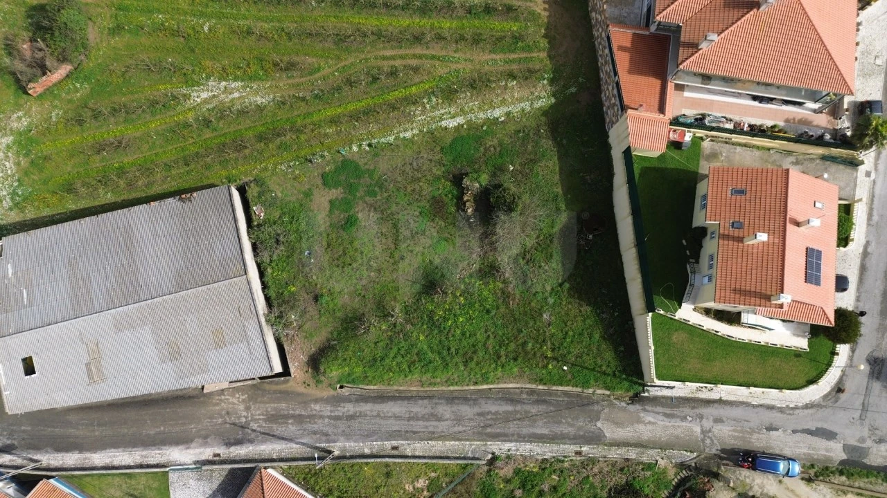 Terreno para Venda em Usseira Foto 14