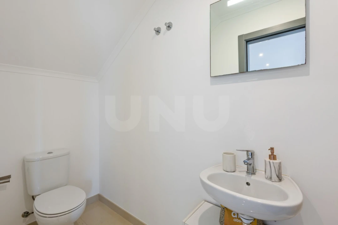 Moradia T3 para Venda em Campelos e Outeiro da Cabeça Foto 8