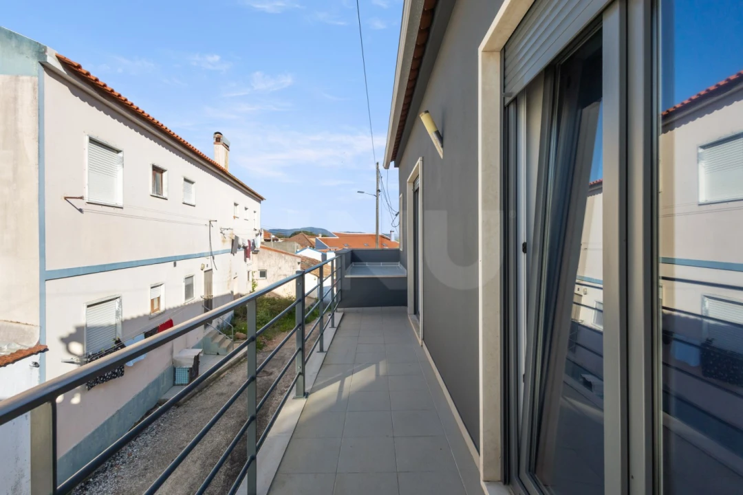 Moradia T3 para Venda em Campelos e Outeiro da Cabeça Foto 13