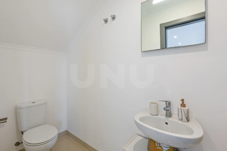 Moradia T3 para Venda em Campelos e Outeiro da Cabeça Foto 8