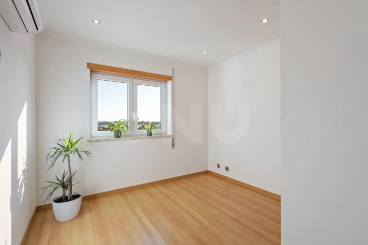 Moradia T3 para Venda em Campelos e Outeiro da Cabeça Foto 16