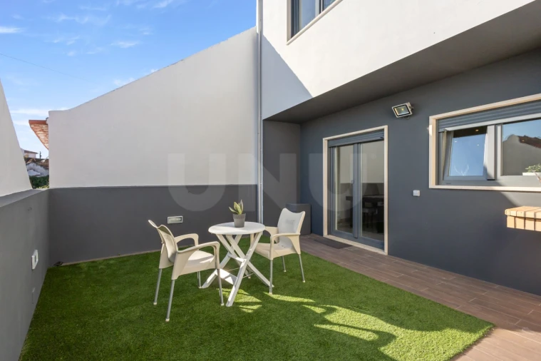 Moradia T3 para Venda em Campelos e Outeiro da Cabeça Foto 23