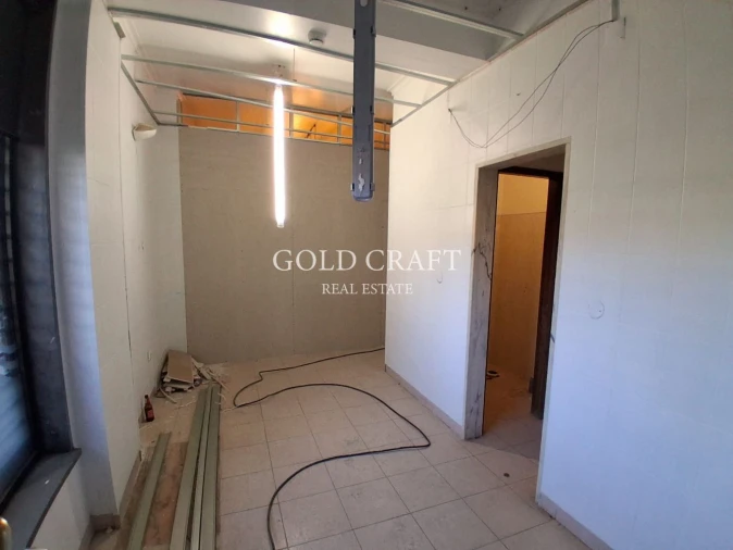 Loja para Arrendamento em Barcarena Foto 11