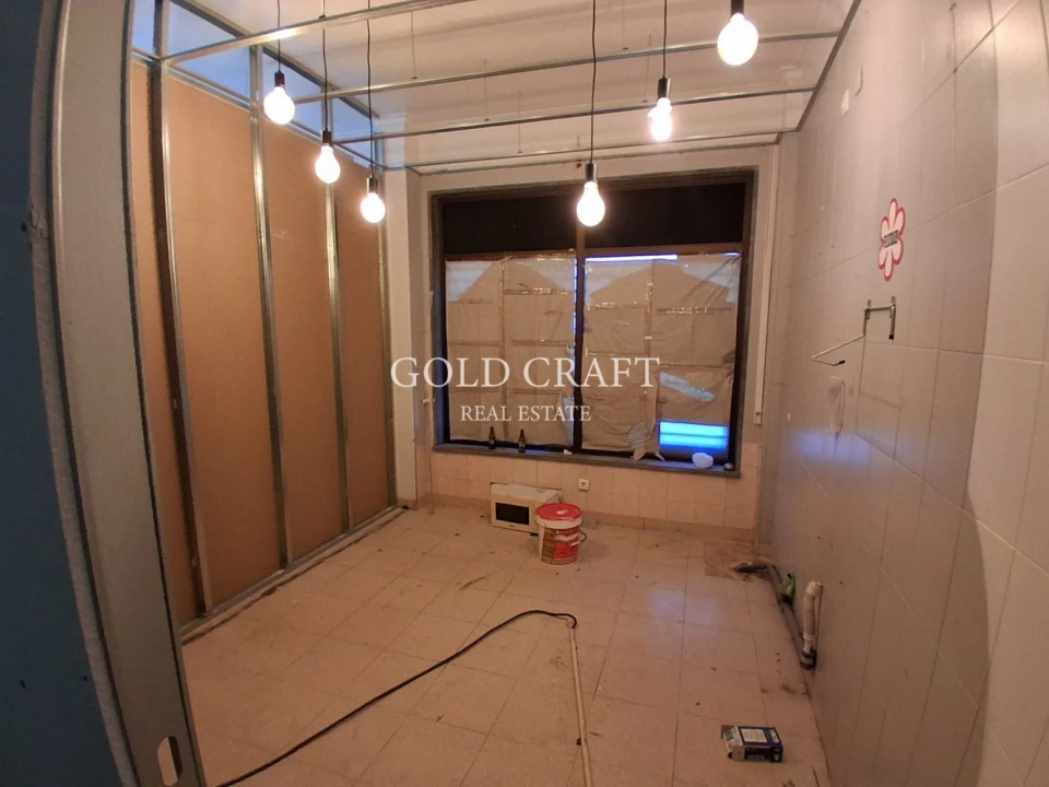 Loja para Arrendamento em Barcarena Foto 7