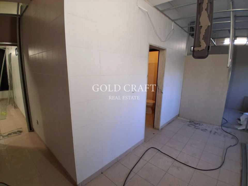 Loja para Arrendamento em Barcarena Foto 9