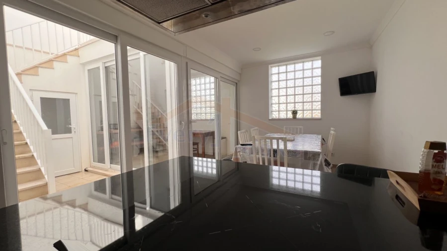 Moradia T6 para Venda em Atouguia da Baleia Foto 6