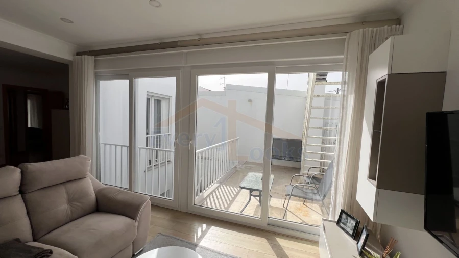 Moradia T6 para Venda em Atouguia da Baleia Foto 23