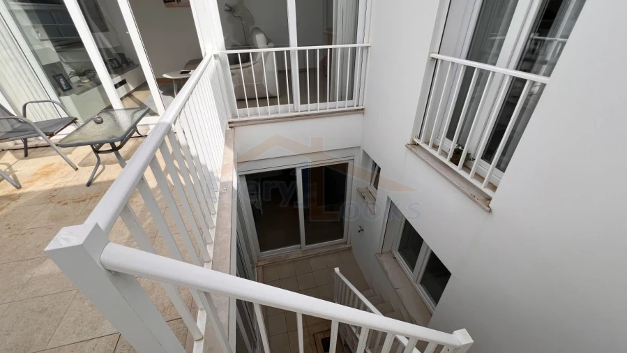 Moradia T6 para Venda em Atouguia da Baleia Foto 25