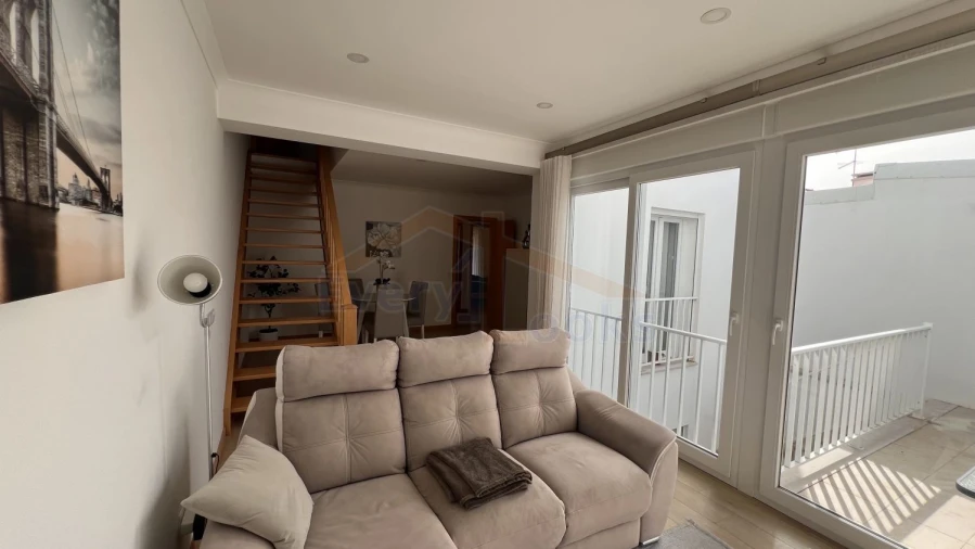 Moradia T6 para Venda em Atouguia da Baleia Foto 22