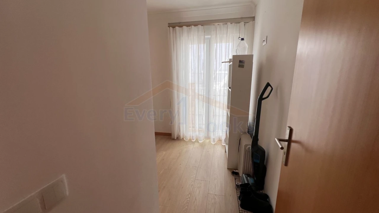 Moradia T6 para Venda em Atouguia da Baleia Foto 15