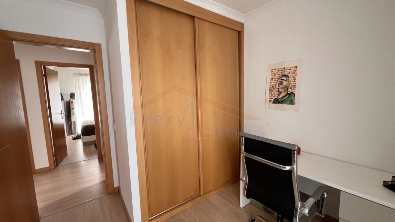 Moradia T6 para Venda em Atouguia da Baleia Foto 16