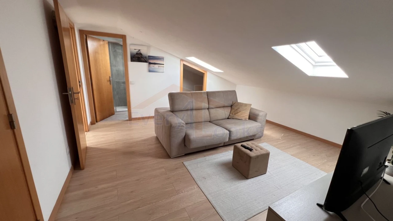 Moradia T6 para Venda em Atouguia da Baleia Foto 30