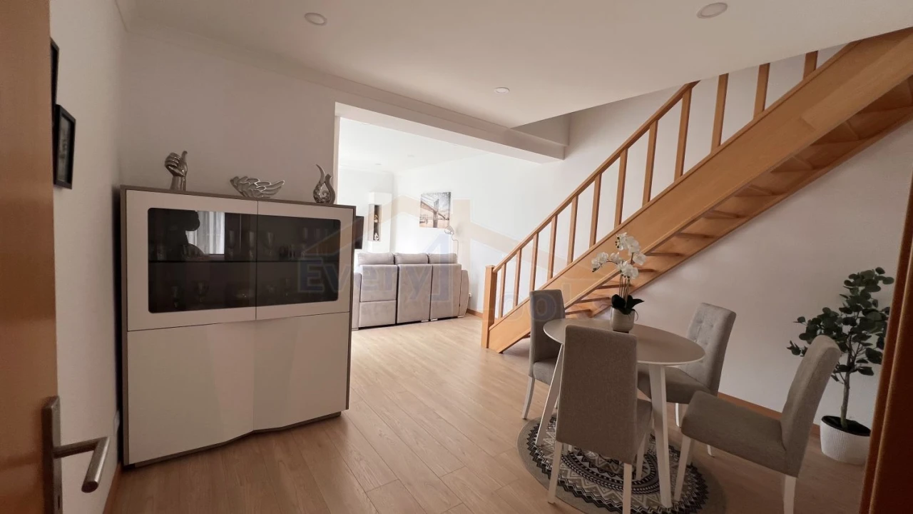 Moradia T6 para Venda em Atouguia da Baleia Foto 20