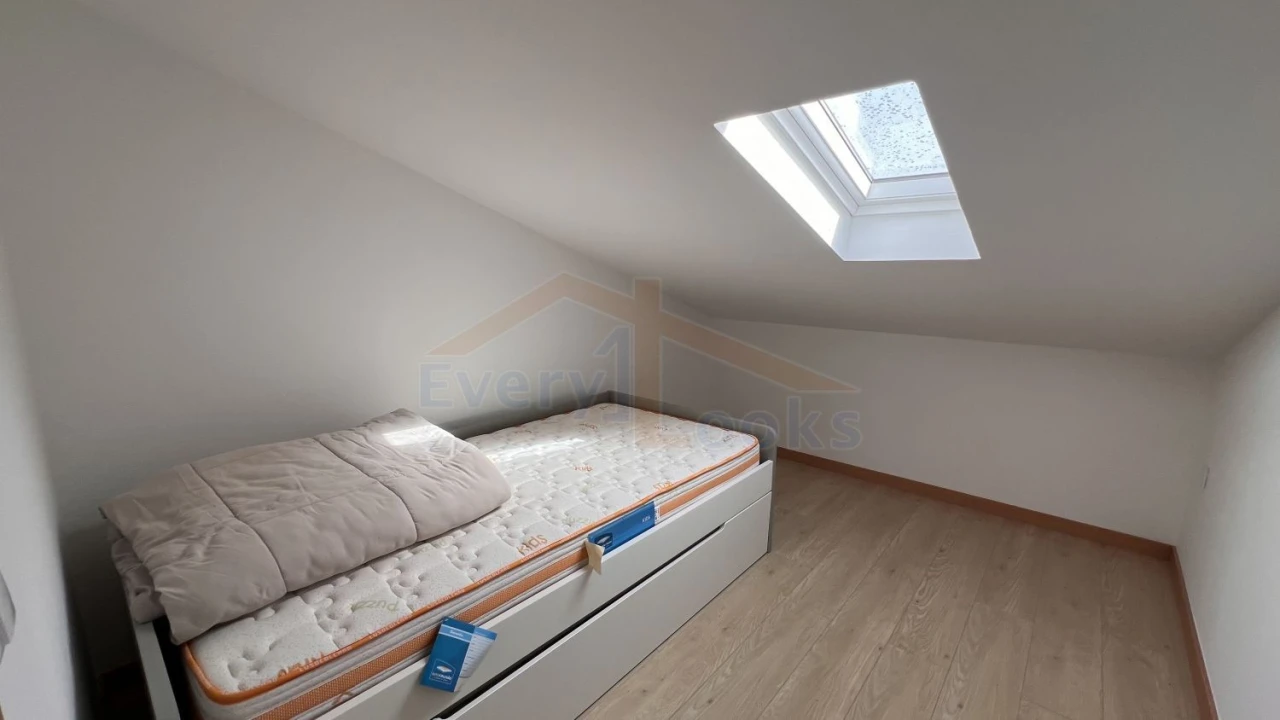 Moradia T6 para Venda em Atouguia da Baleia Foto 32