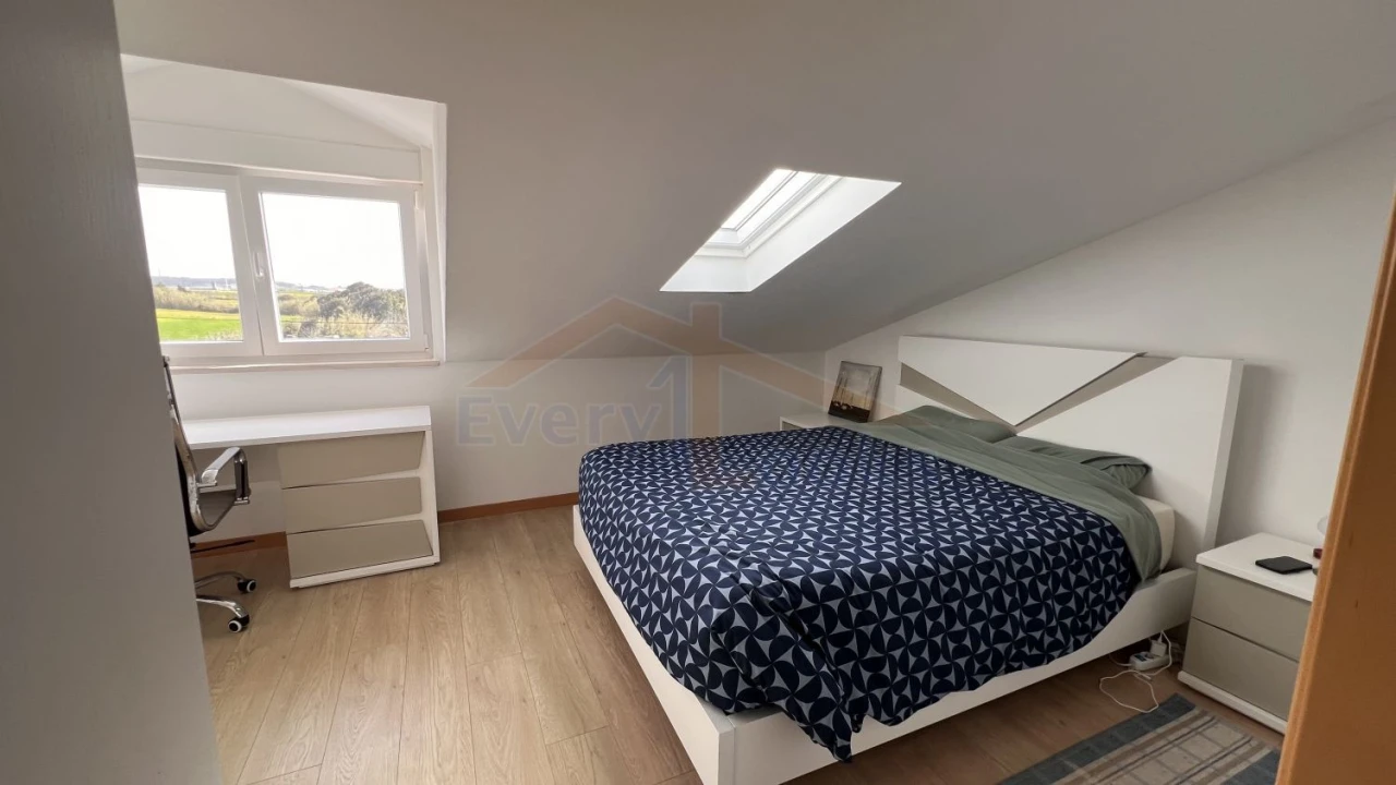 Moradia T6 para Venda em Atouguia da Baleia Foto 33