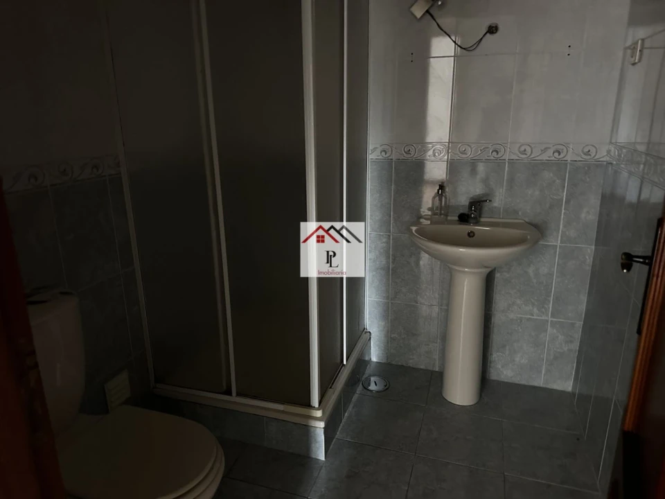 Moradia T3 para Venda em Serpins Foto 8