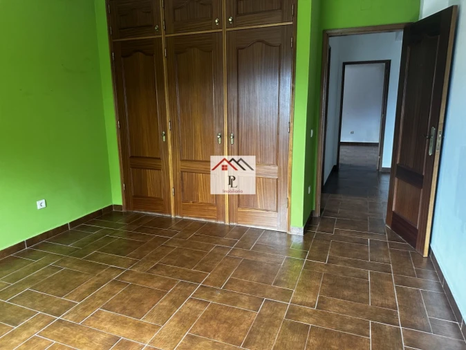 Moradia T3 para Venda em Serpins Foto 18