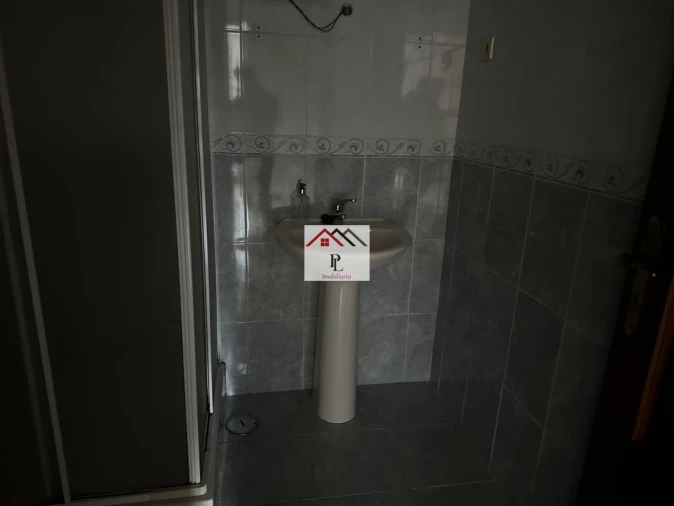 Moradia T3 para Venda em Serpins Foto 9