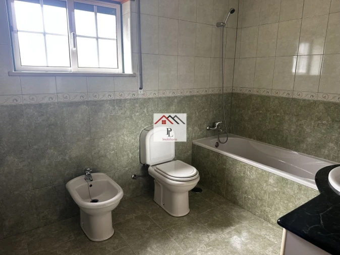 Moradia T3 para Venda em Serpins Foto 15