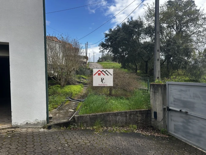 Moradia T3 para Venda em Serpins Foto 36