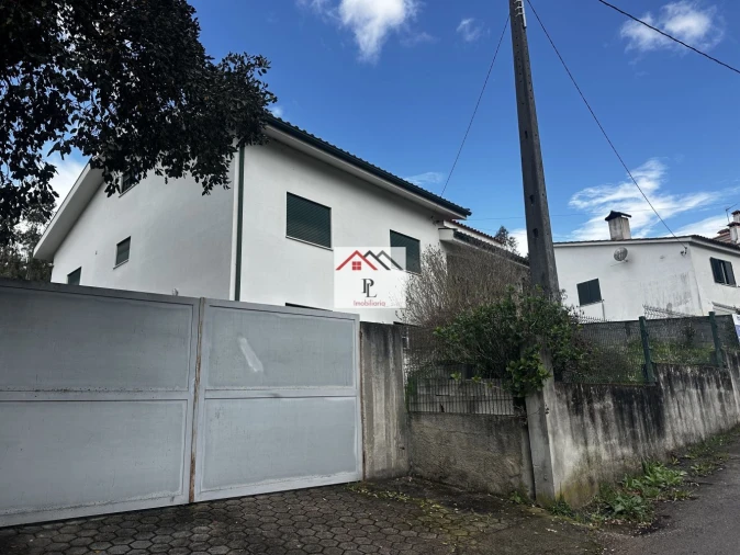 Moradia T3 para Venda em Serpins