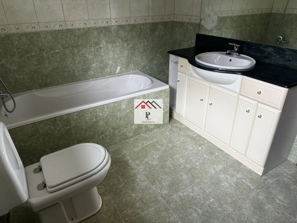 Moradia T3 para Venda em Serpins Foto 13