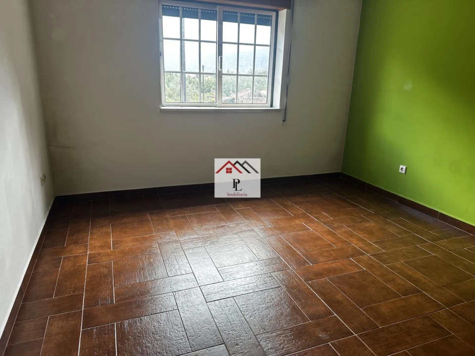 Moradia T3 para Venda em Serpins Foto 17