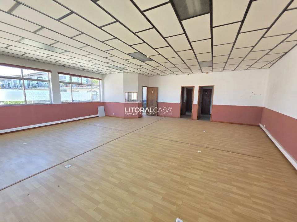 Loja para Arrendamento em Oiã Foto 6