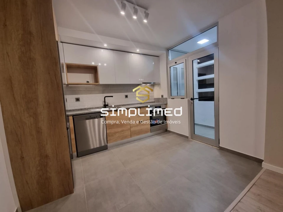 Apartamento T2 para Venda em Setubal (São Sebastião) Foto 1