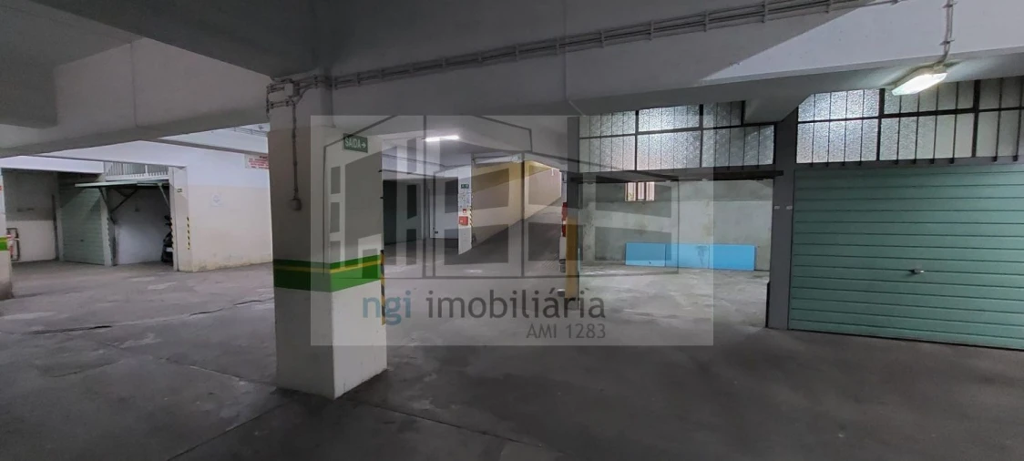 Garagem para Arrendamento em Queluz e Belas Foto 6