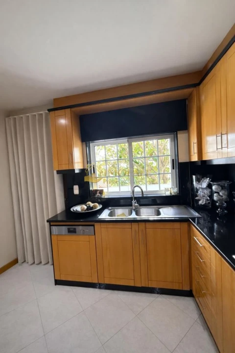 Moradia T4 para Venda em Golães