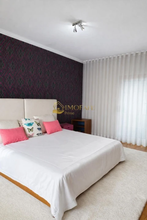 Moradia T4 para Venda em Golães