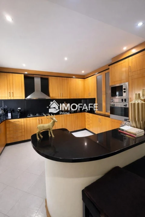 Moradia T4 para Venda em Golães
