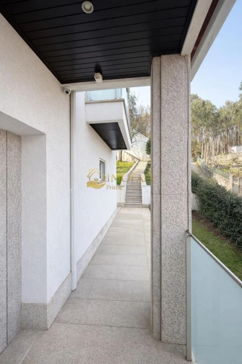 Moradia T4 para Venda em Golães