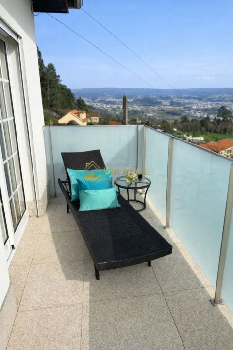 Moradia T4 para Venda em Golães